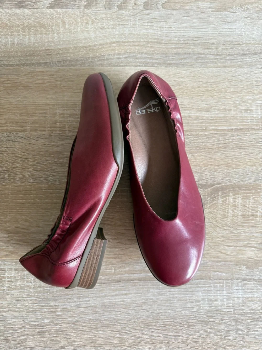 Dansko Kira Slip On Leather Flats in Cabernet Aniline calf Sz 38 /7.5-8